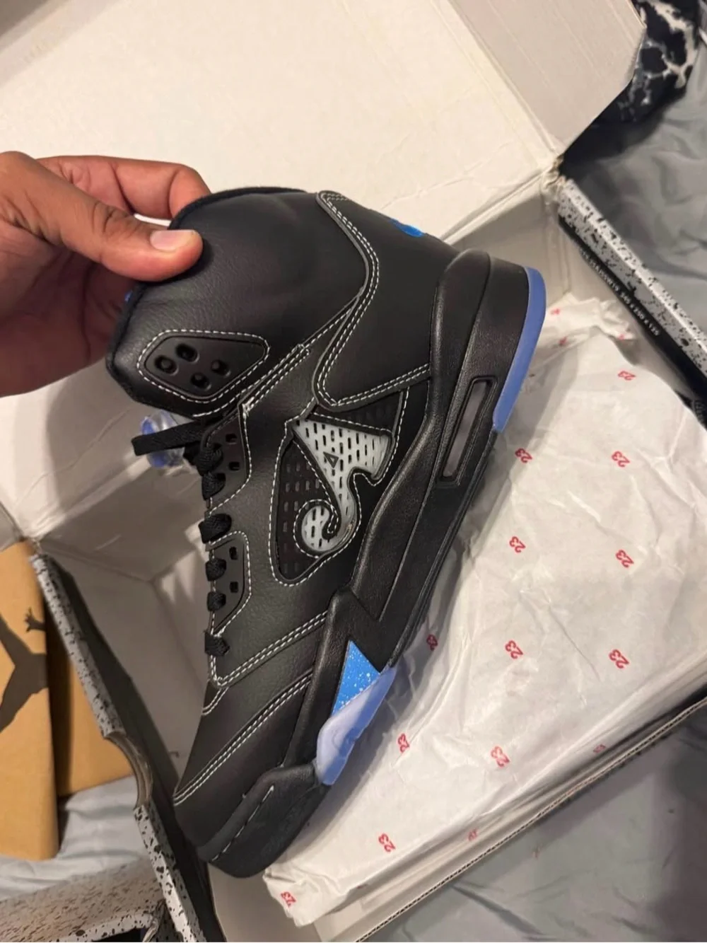 Jordan Men's Black and Blue Retro Basketball Sneakers